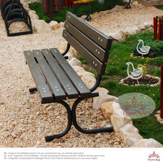 Kerti Bútor,Udvari Pad IANCA