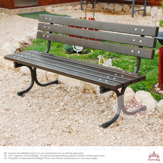 Kerti Bútor,Udvari Pad IANCA