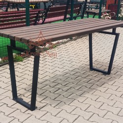 Kültéri Étkezőasztal M.THAVIS